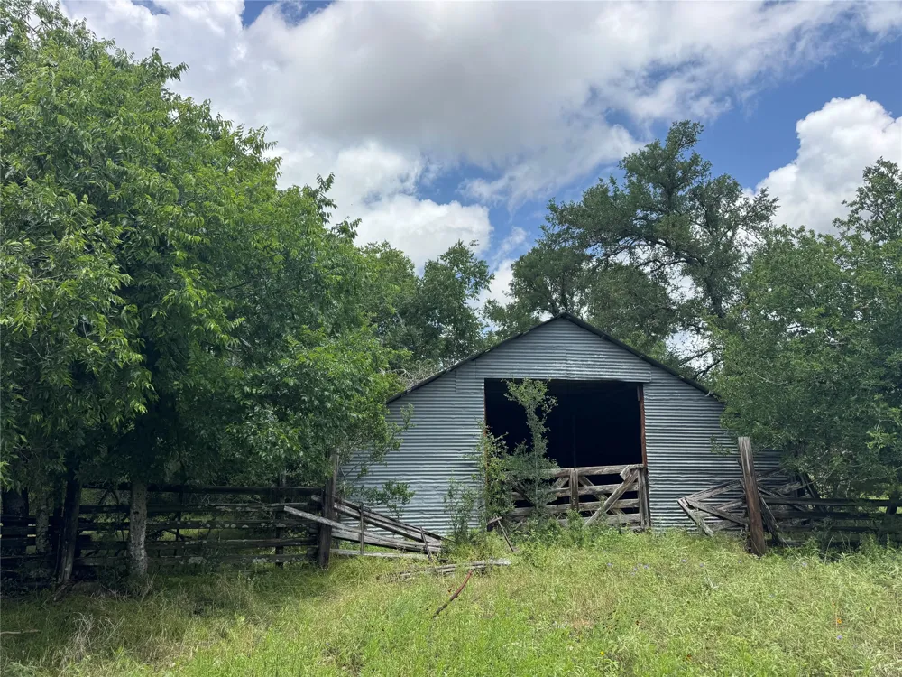 Round Mountain Road Leander, TX 78641