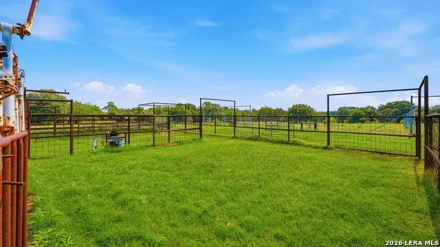 1162 County Road 234B Hallettsville, TX 77964
