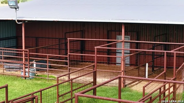 1162 County Road 234B Hallettsville, TX 77964