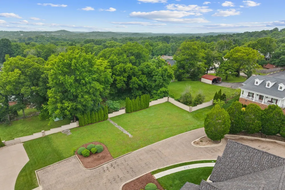 705 Halcyon Way Columbia, TN 38401