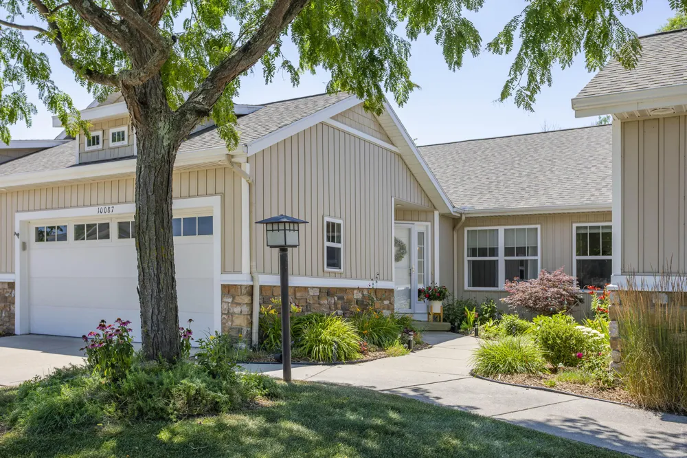 10087 S Crossroad Circle SE #12 Caledonia, MI 49316