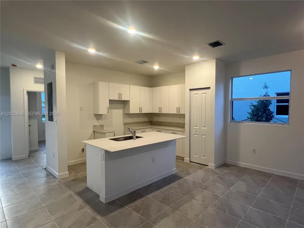 106 SE 11th CT #106 Florida City, FL 33034