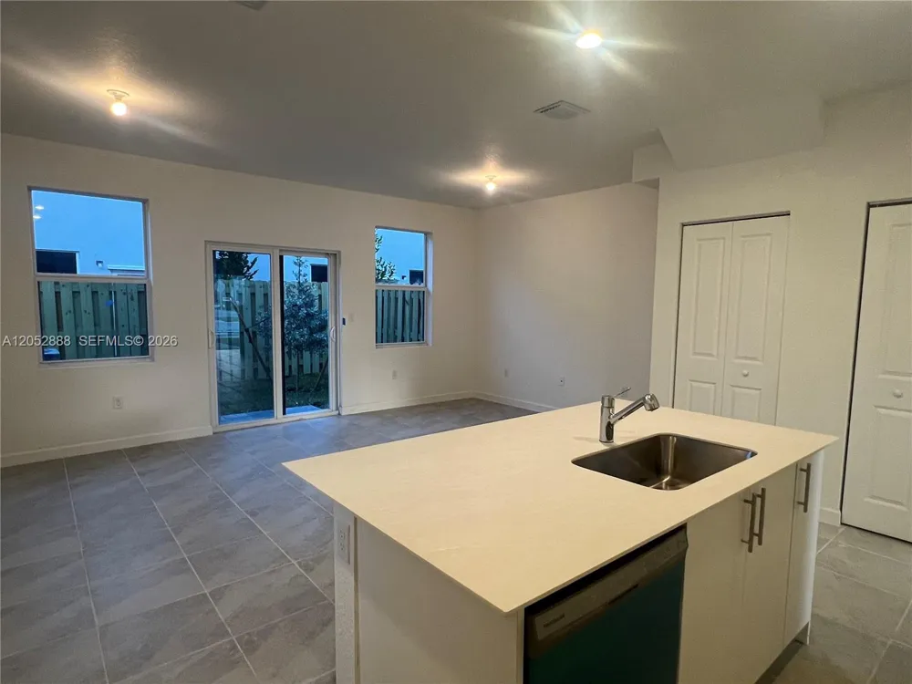 106 SE 11th CT #106 Florida City, FL 33034