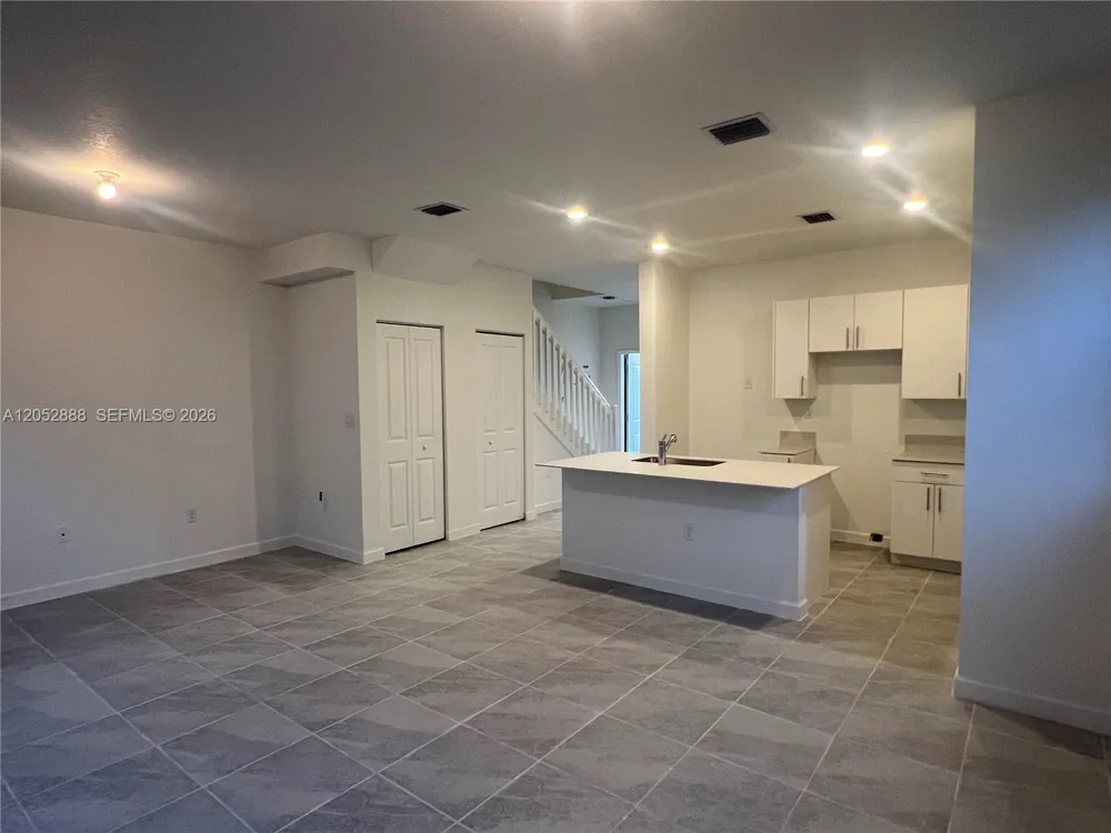 106 SE 11th CT #106 Florida City, FL 33034