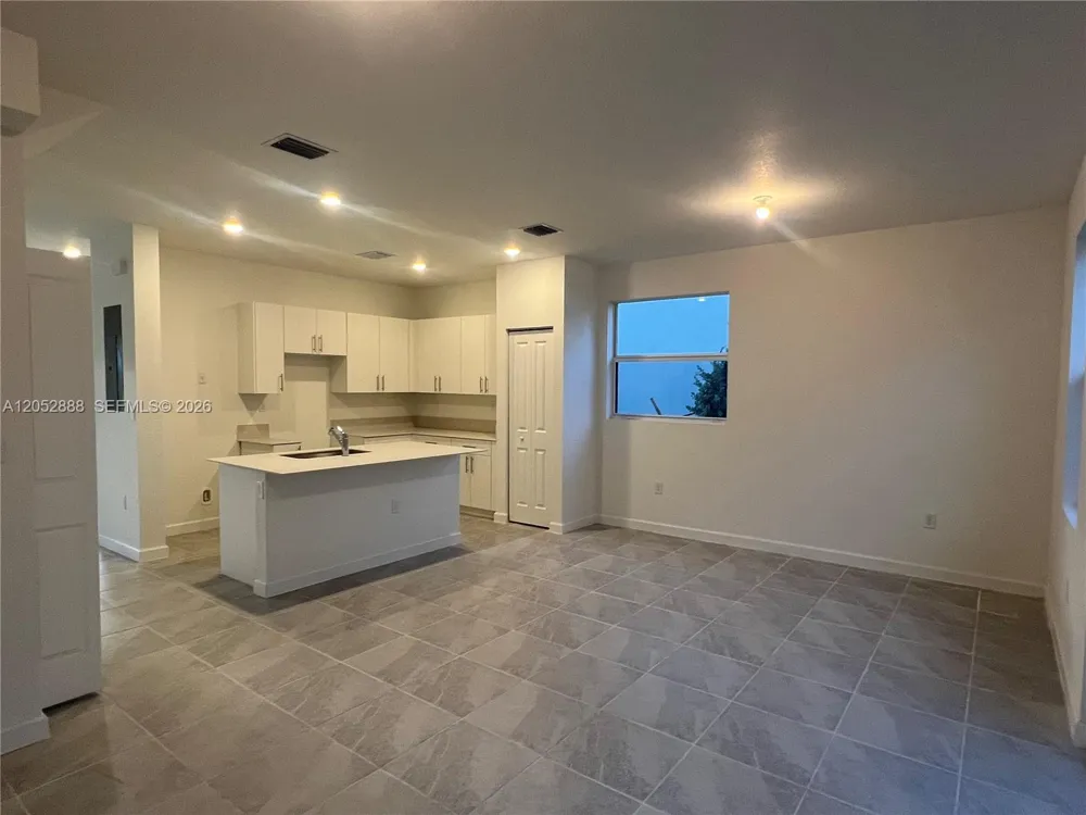 106 SE 11th CT #106 Florida City, FL 33034