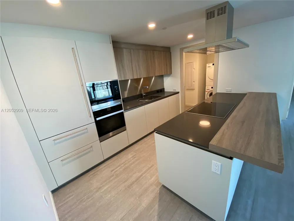 1000 BRICKELL PLAZA #3309 Miami, FL 33131