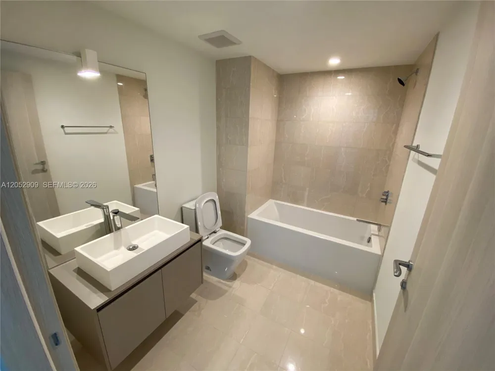 1000 BRICKELL PLAZA #3309 Miami, FL 33131