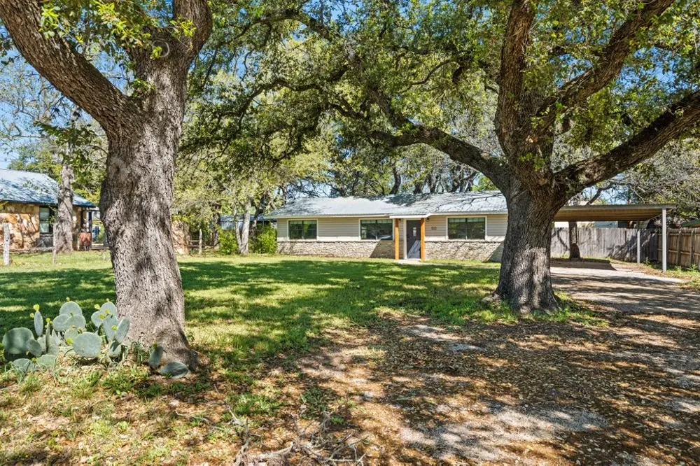 512 W Pecan Drive Johnson City, TX 78636