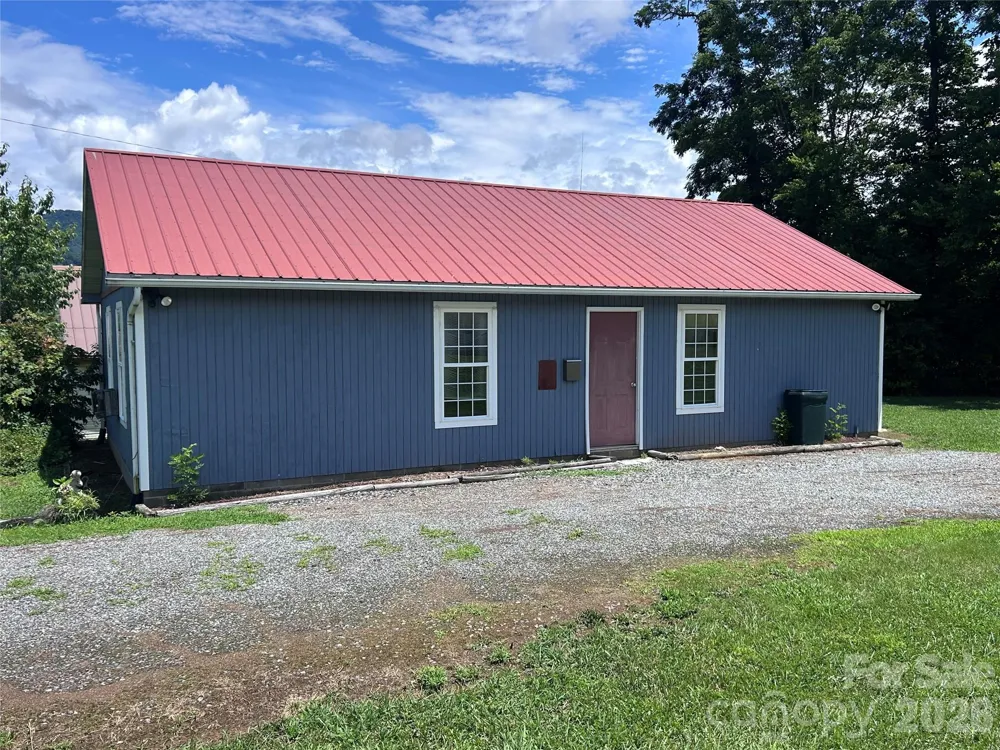 755 Fairview Loop Hot Springs, NC 28743