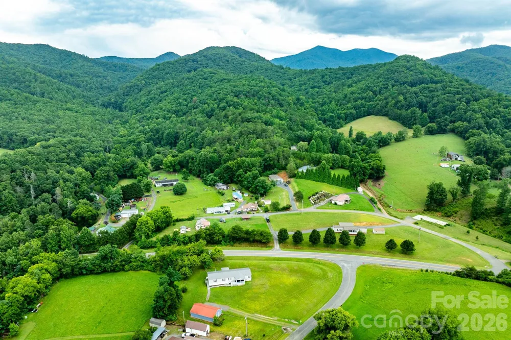 755 Fairview Loop Hot Springs, NC 28743