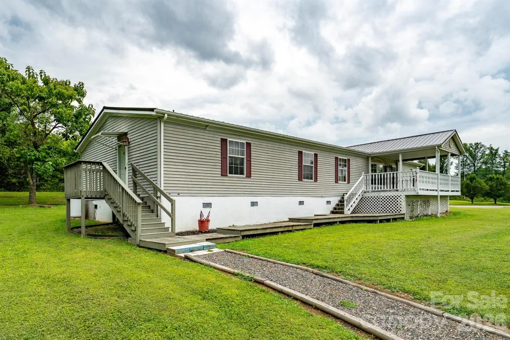 755 Fairview Loop Hot Springs, NC 28743