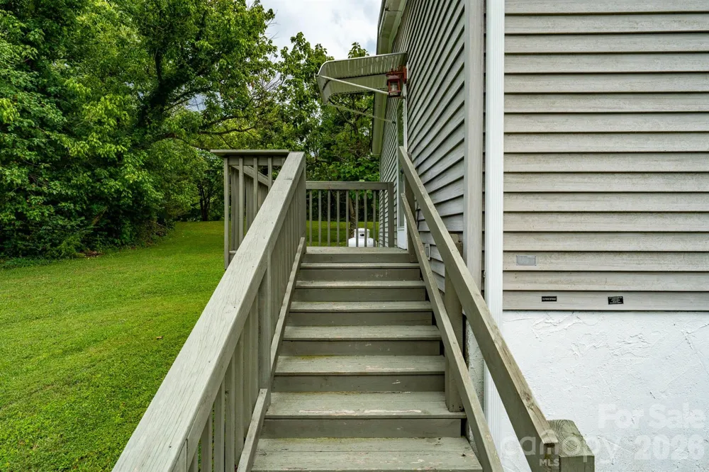 755 Fairview Loop Hot Springs, NC 28743