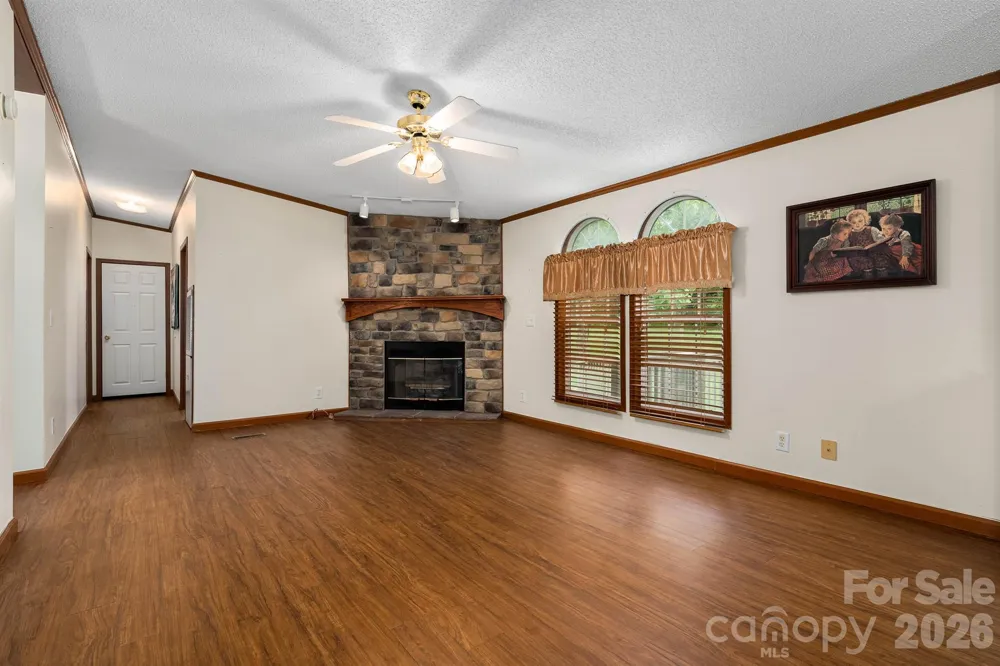 755 Fairview Loop Hot Springs, NC 28743