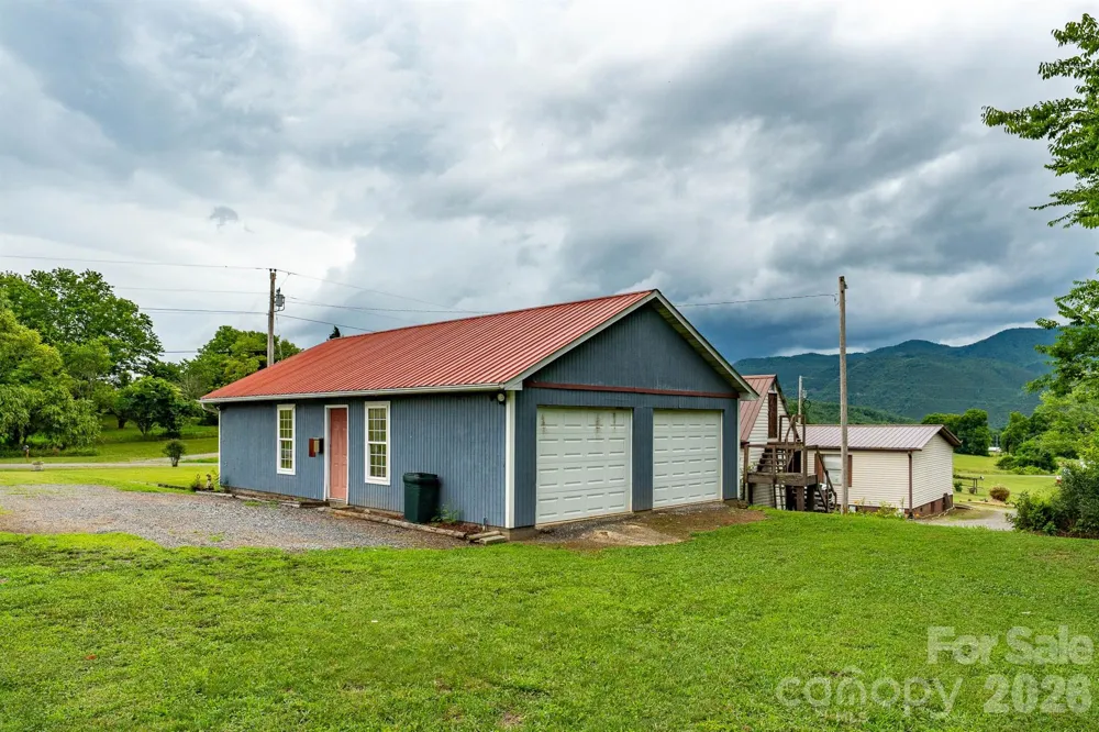 755 Fairview Loop Hot Springs, NC 28743