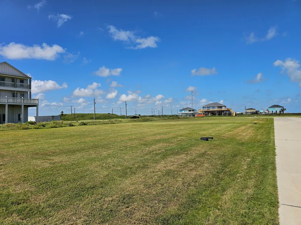611 Arlo Terrace Crystal Beach, TX 77617