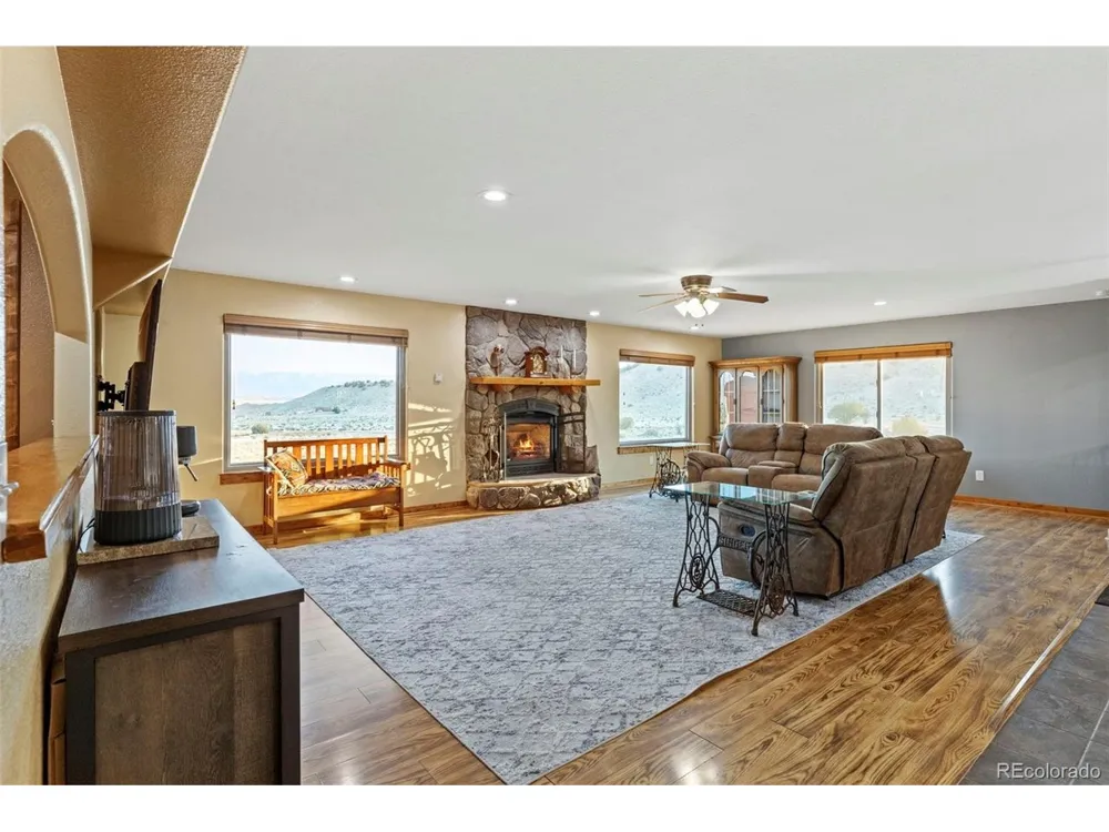 507 Van Egmond Drive Penrose, CO 81240
