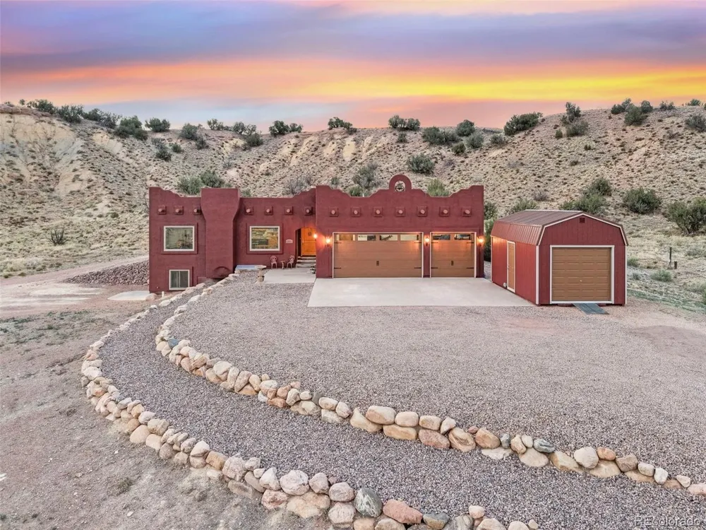 507 Van Egmond Drive Penrose, CO 81240
