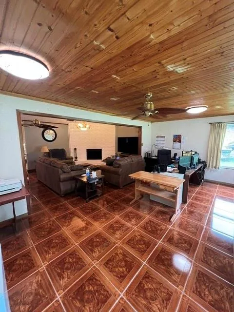 802 W Wildwood Drive Village Mills, TX 77664
