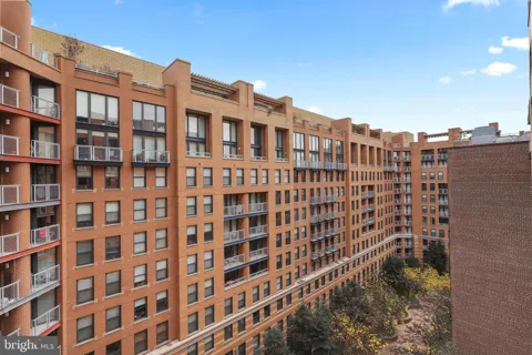 616 E STREET NW #1005