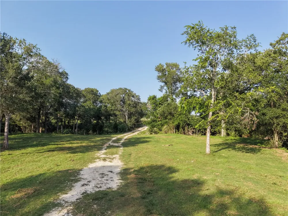 4140 Brown College Washington, TX 77880