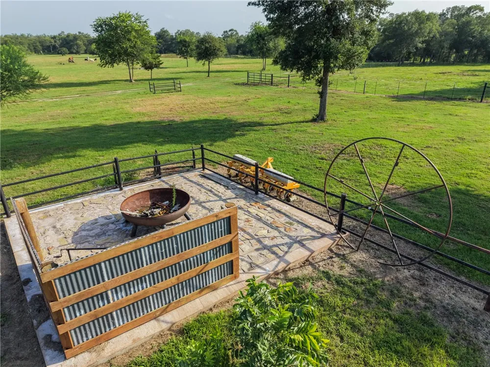 4140 Brown College Washington, TX 77880
