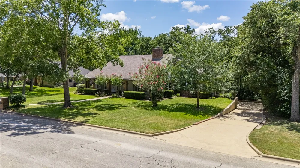 805 Copperas Drive Caldwell, TX 77836