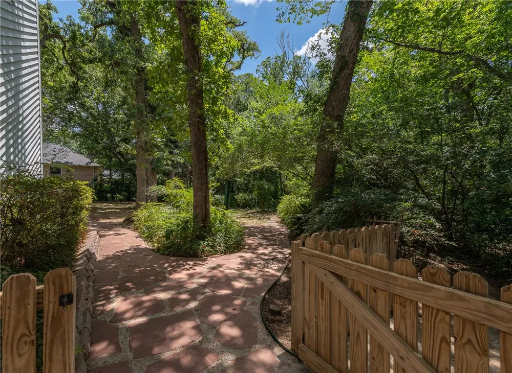 805 Copperas Drive Caldwell, TX 77836