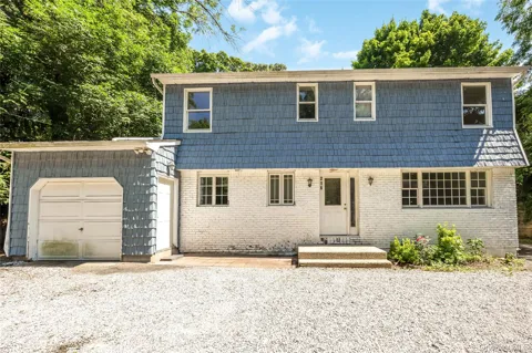 216 Woodbury Road