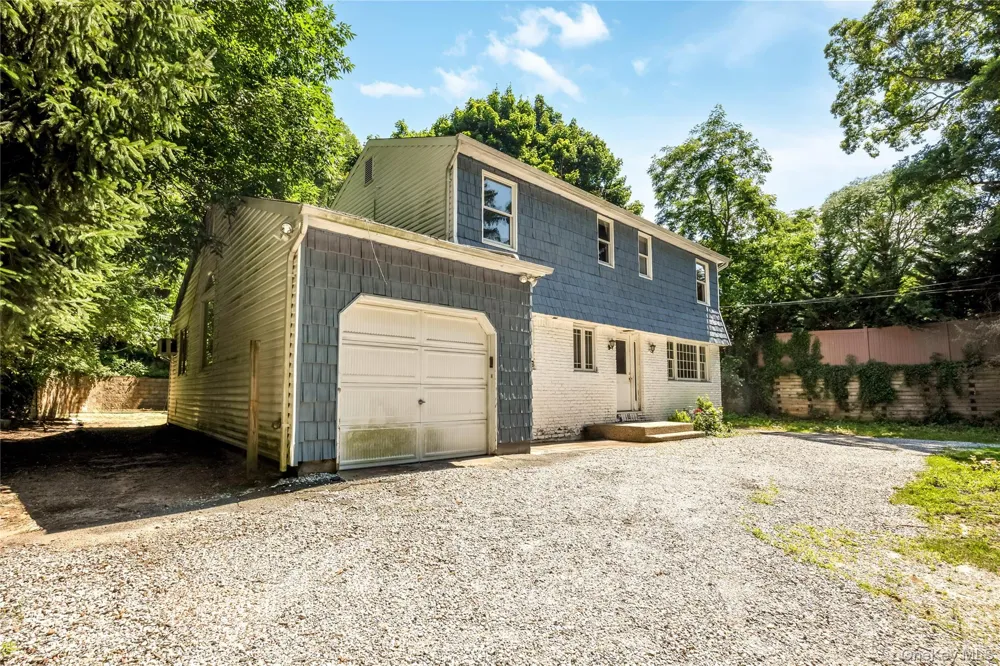 216 Woodbury Road Woodbury, NY 11797