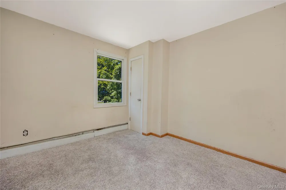 216 Woodbury Road Woodbury, NY 11797
