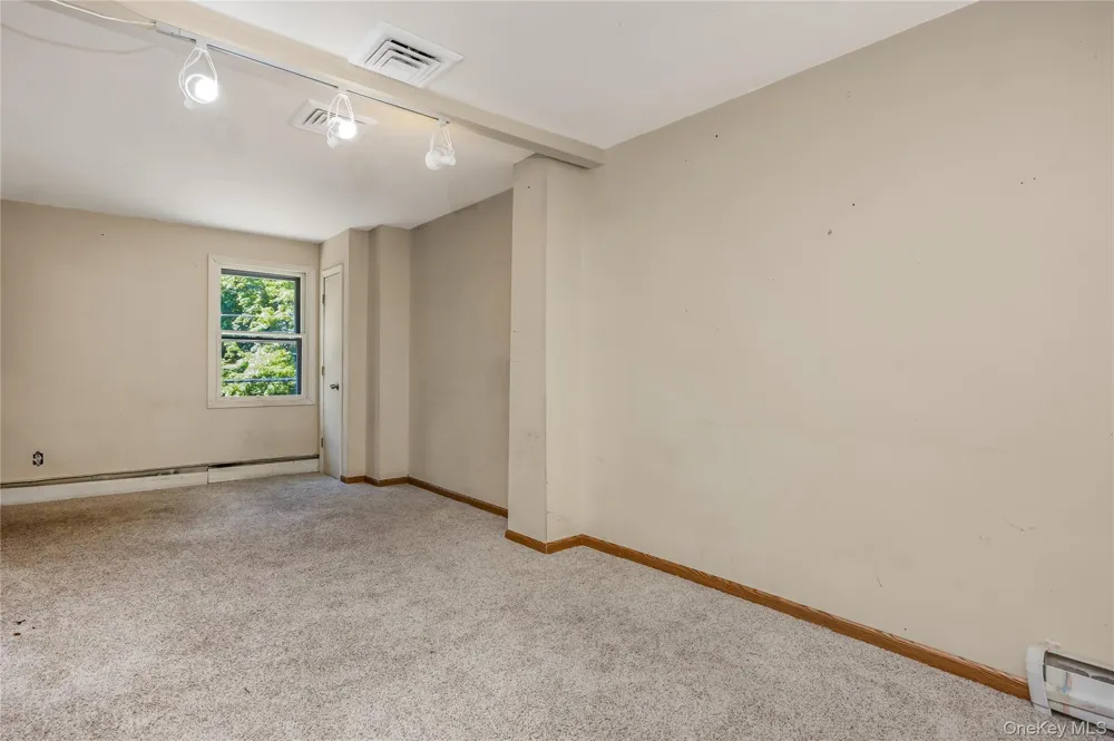 216 Woodbury Road Woodbury, NY 11797