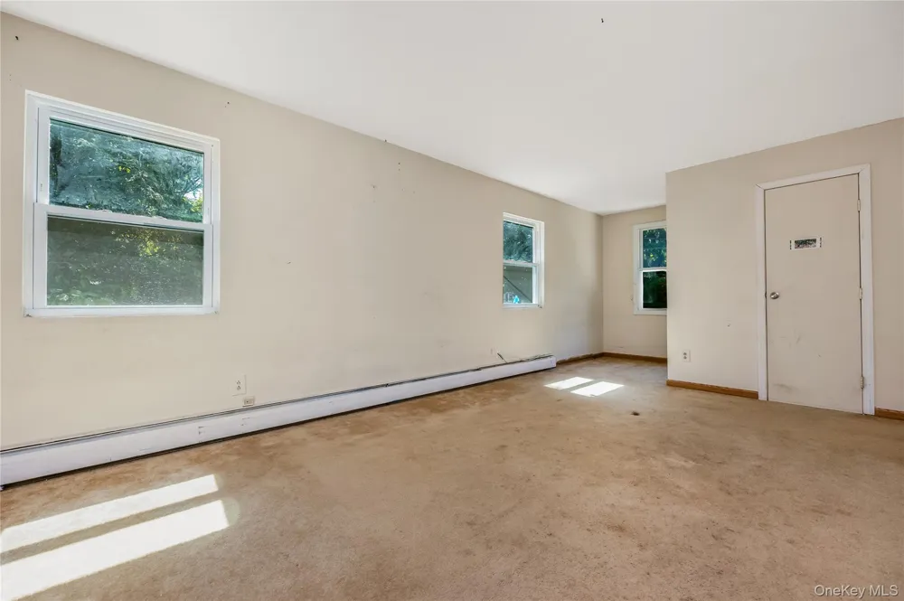 216 Woodbury Road Woodbury, NY 11797