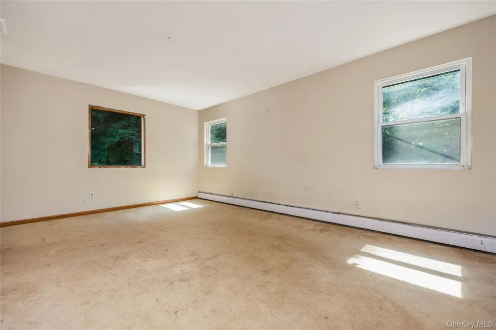 216 Woodbury Road Woodbury, NY 11797