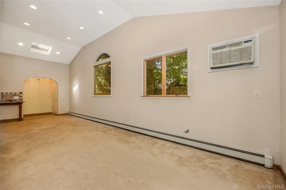 216 Woodbury Road Woodbury, NY 11797