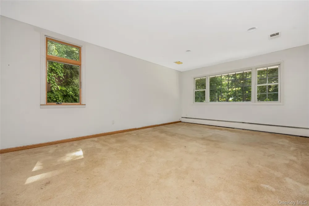 216 Woodbury Road Woodbury, NY 11797