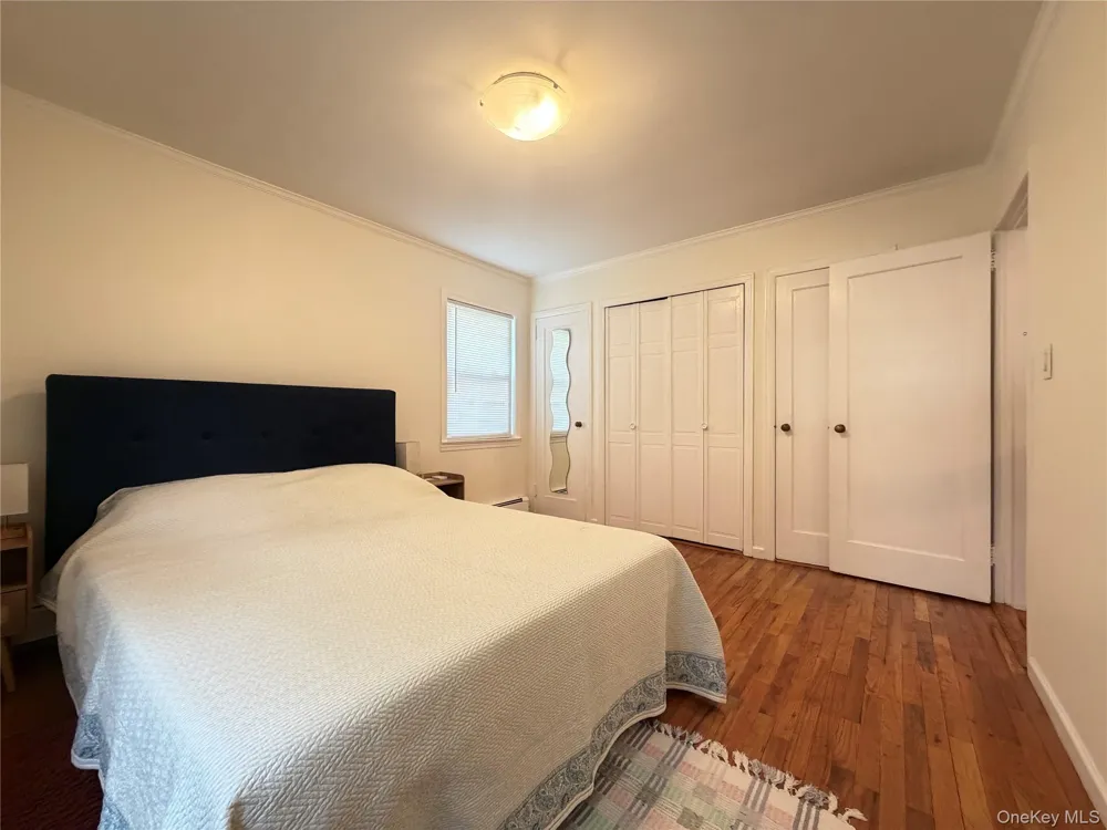 259-19 80th Avenue Glen Oaks, NY 11004
