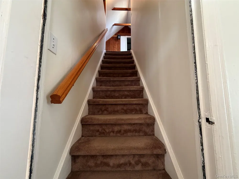 259-19 80th Avenue Glen Oaks, NY 11004