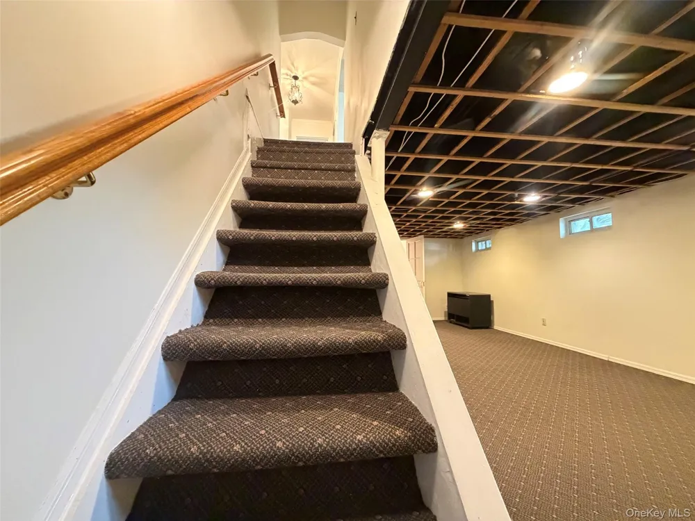 259-19 80th Avenue Glen Oaks, NY 11004