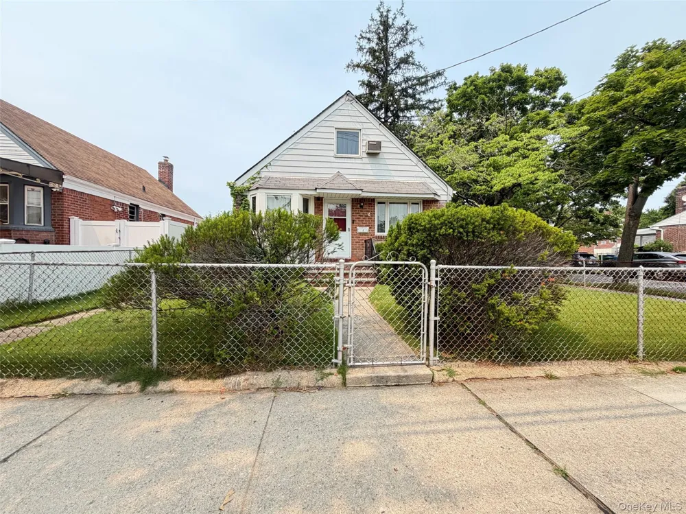 259-19 80th Avenue Glen Oaks, NY 11004