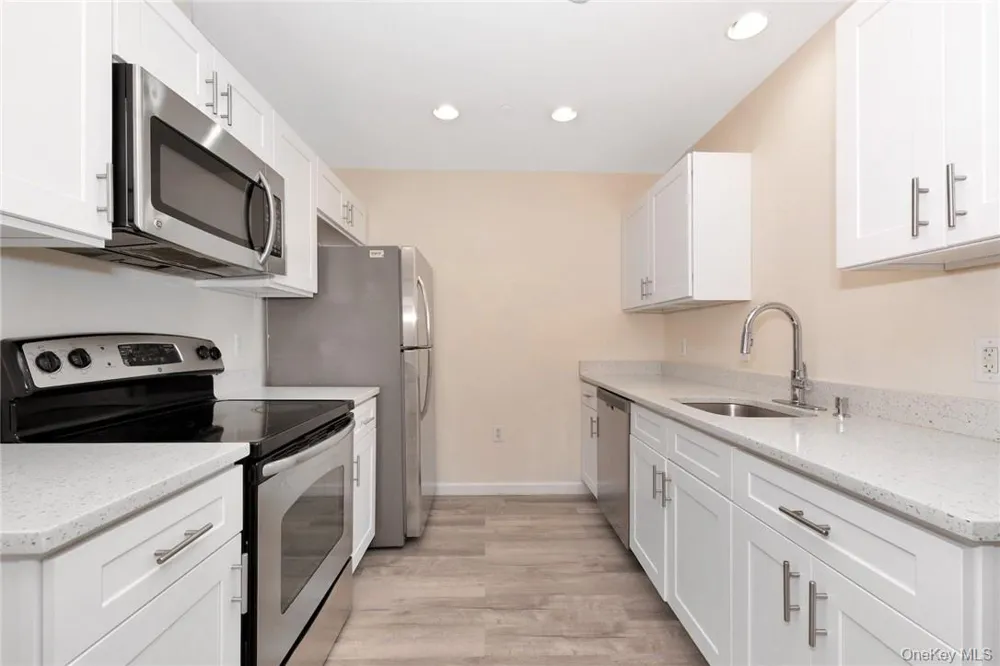 68 Lake Street #305 White Plains, NY 10603