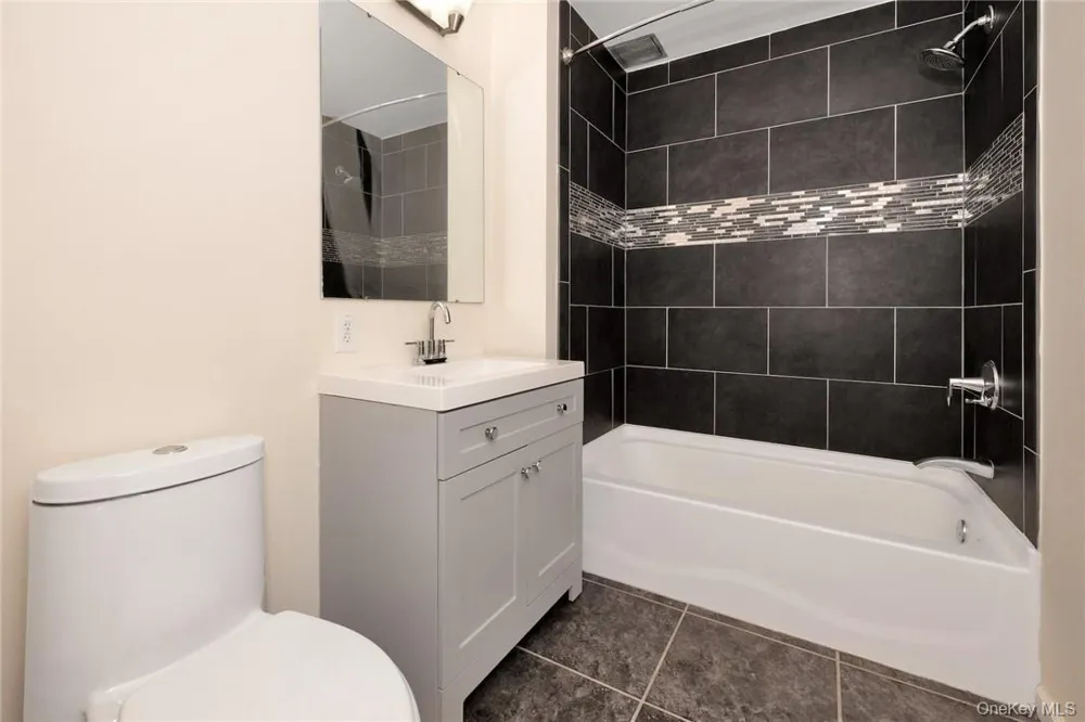 68 Lake Street #305 White Plains, NY 10603