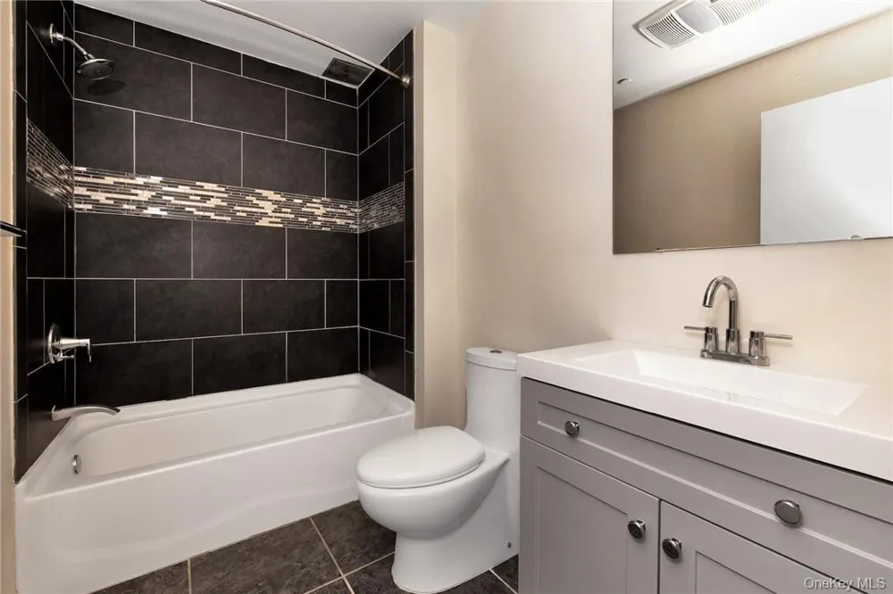 68 Lake Street #305 White Plains, NY 10603