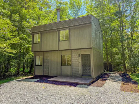 9 Lake Drive
