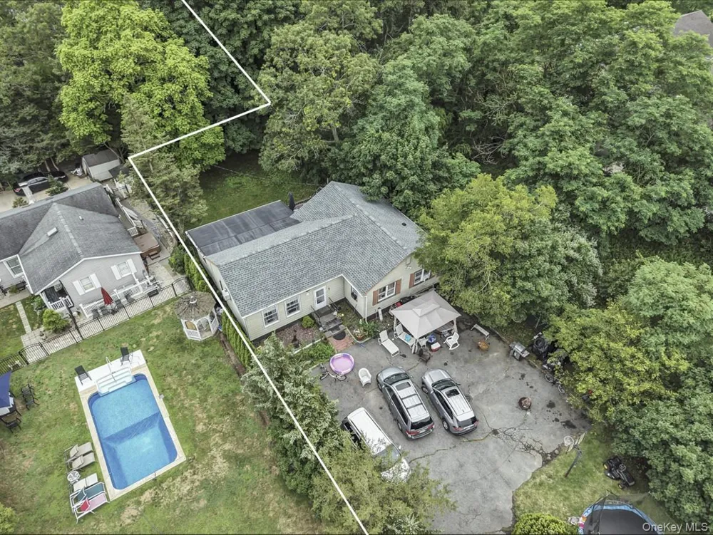 669 Flanders Road Flanders, NY 11901