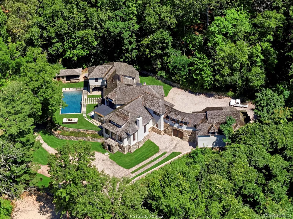 36 Spring Street Cold Spring Harbor, NY 11724