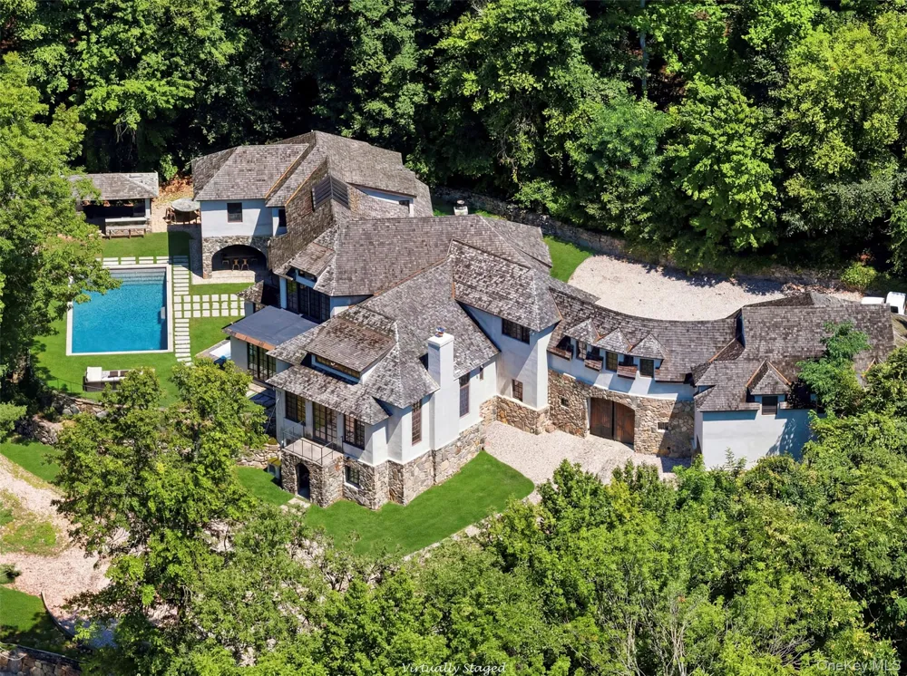 36 Spring Street Cold Spring Harbor, NY 11724