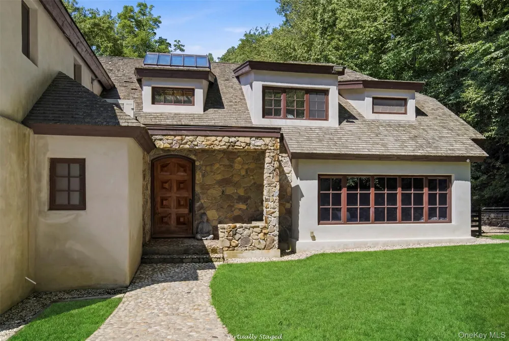 36 Spring Street Cold Spring Harbor, NY 11724