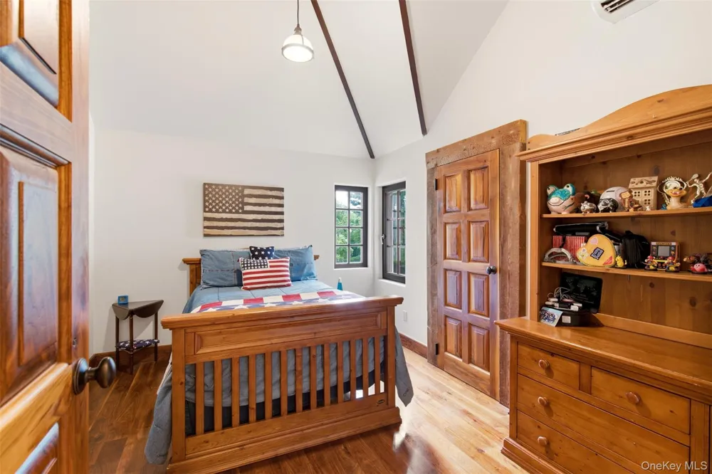 36 Spring Street Cold Spring Harbor, NY 11724