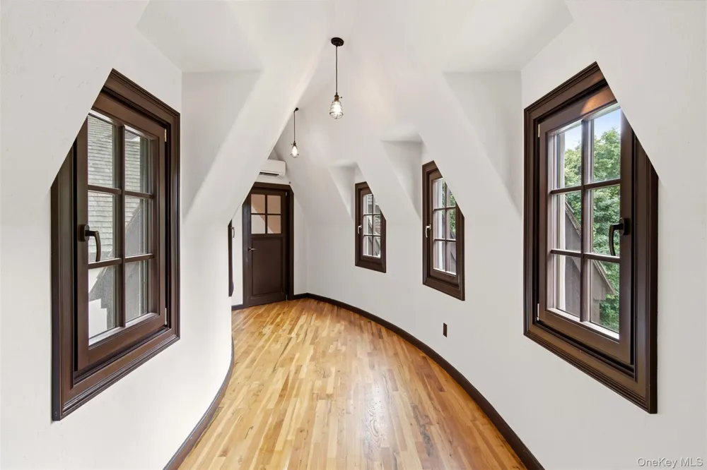 36 Spring Street Cold Spring Harbor, NY 11724