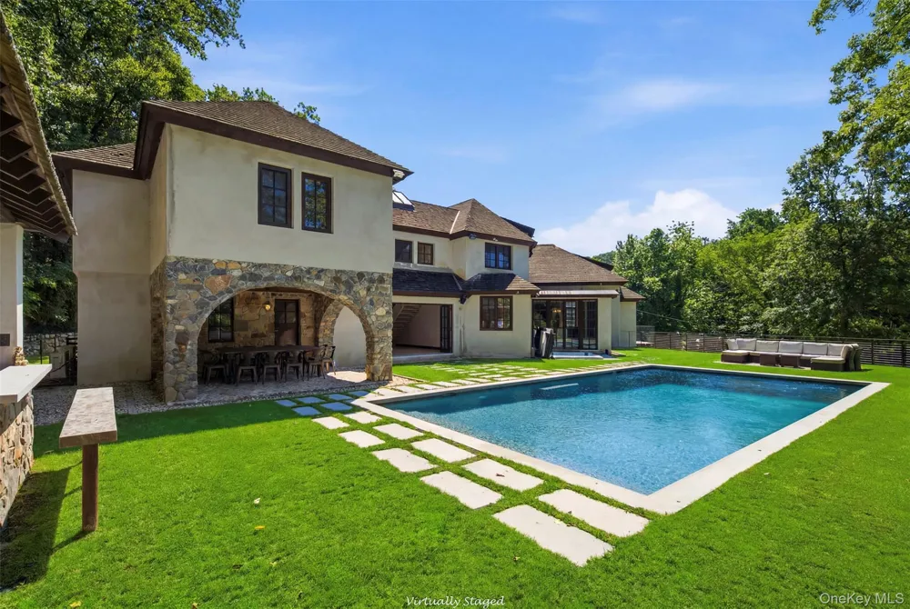36 Spring Street Cold Spring Harbor, NY 11724